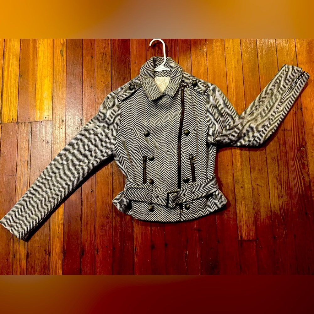 Arden B. Herringbone waist length jacket. Size small.